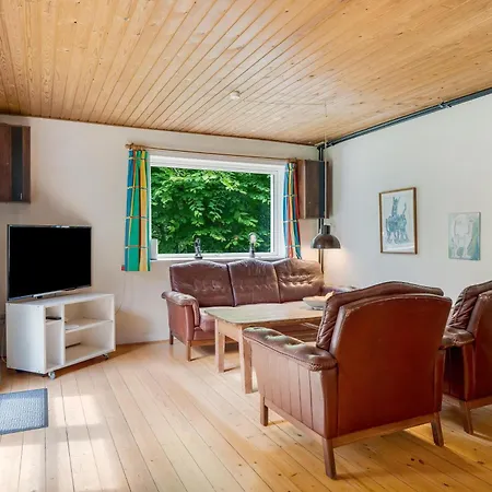 Spacious With Terrace, Wood-burning Stove And Large Plot Fjerritslev