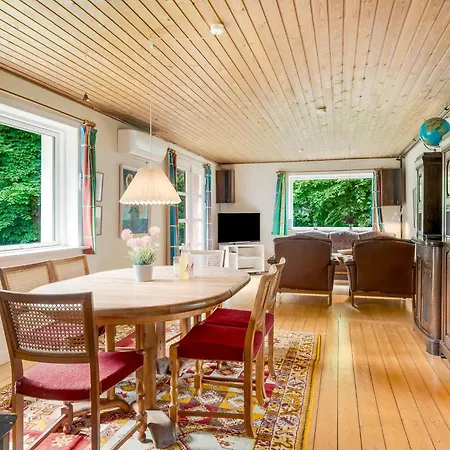 Ferienhaus Spacious With Terrace, Wood-burning Stove And Large Plot