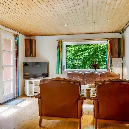 Spacious With Terrace, Wood-burning Stove And Large Plot Ferienhaus *