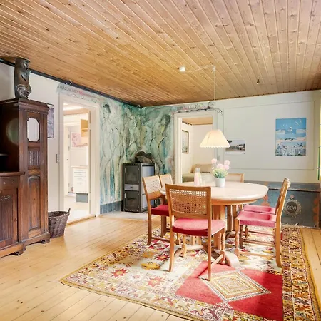 Spacious With Terrace, Wood-burning Stove And Large Plot Ferienhaus Fjerritslev