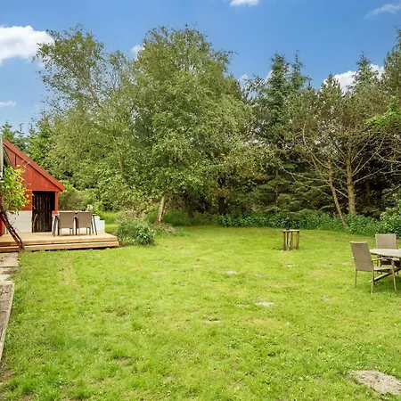 Spacious With Terrace, Wood-burning Stove And Large Plot Ferienhaus Fjerritslev